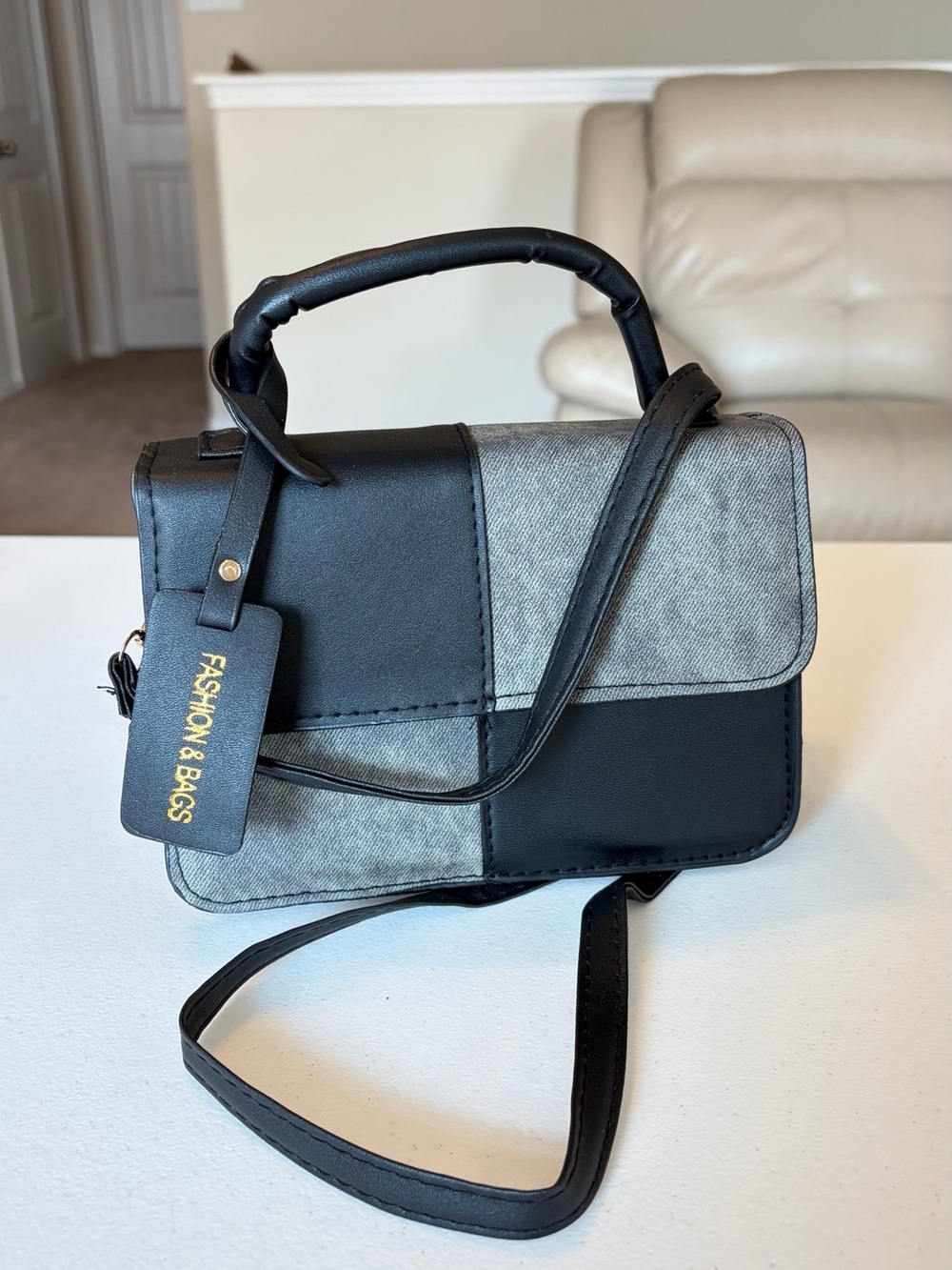 Color Block Crossbody Handbag. - Picture 3 of 8